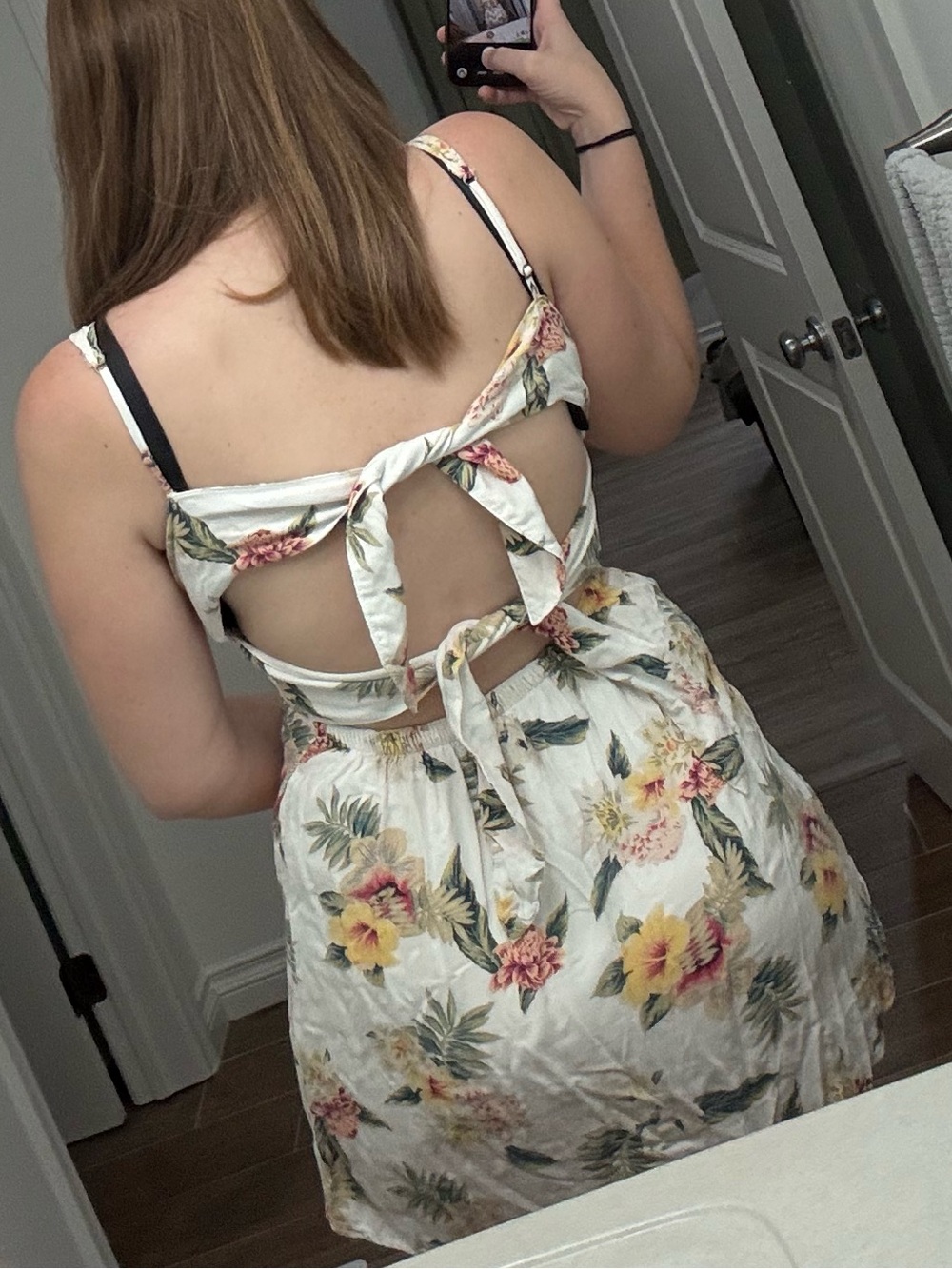 HOLLISTER | Open Back/Tie Floral Sundress - Picture 4 of 5